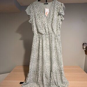 NWT Pretty Garden Ruffled Sage Green & White Floral V-Neck Maxi Dress